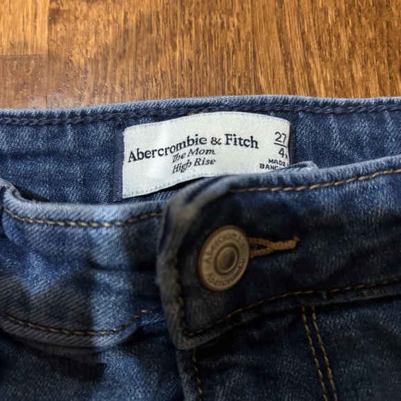 Abercrombie and Fitch, the Mom high-rise jeans straight leg size 27 - Picture 6 of 16